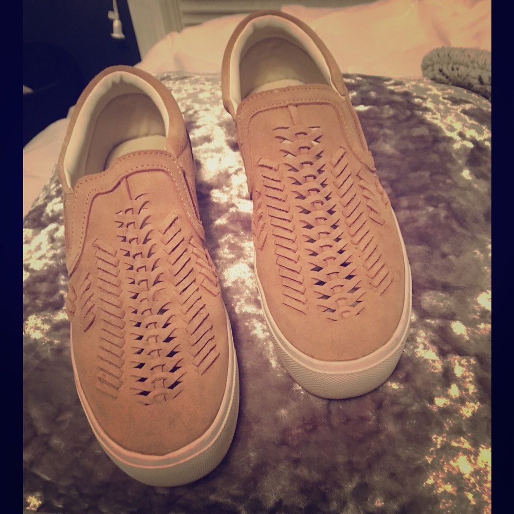 🌸 MARC FISHER  Fisher Platform Slip On Sneaker 🌸